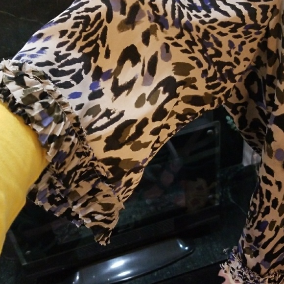 Alfani Ruffle Trim Print Top - Picture 2 of 6